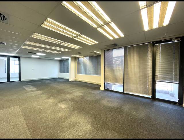 392M² OFFICE TO LET IN UMHLANGA RIDGE